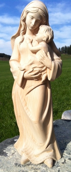 Madonna modern, aus Holz geschnitzt